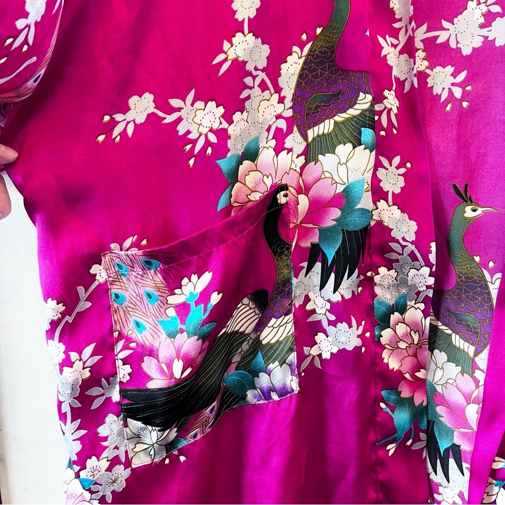 Floral and Peacock Pink Kimono with Pockets and Belt - Picture 4 of 13